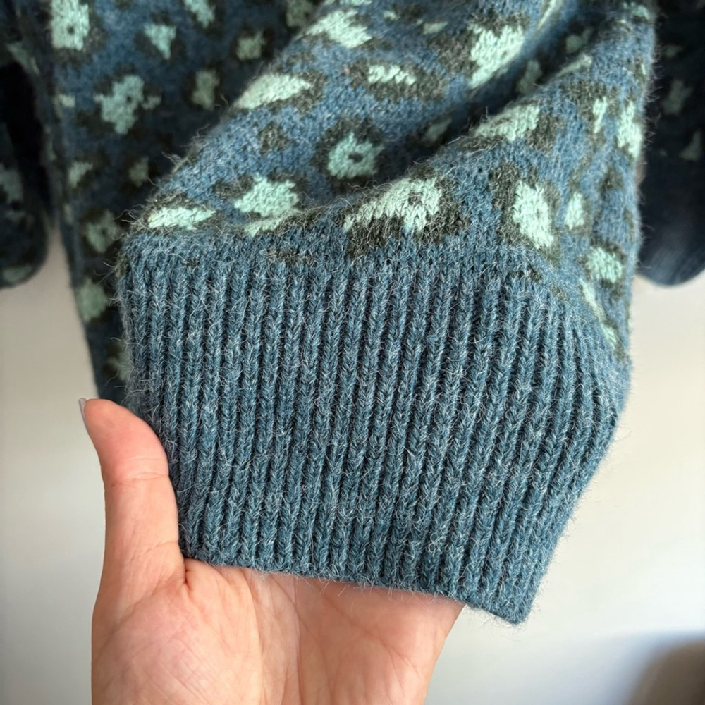 Farm Rio Green Leopard Knit Sweater Teal Blue Sz Small - Picture 6 of 11